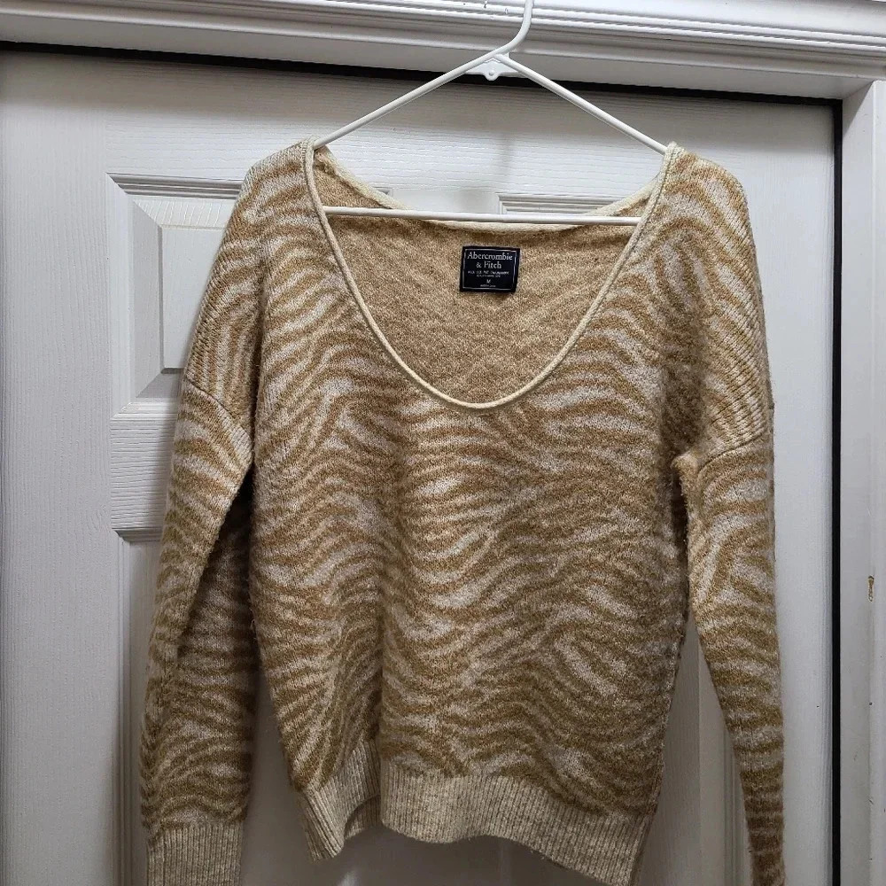 Abercrombie & Fitch Women's Medium Scoop Neck Striped Animal Print Fuzzy Sweater - Picture 2 of 5